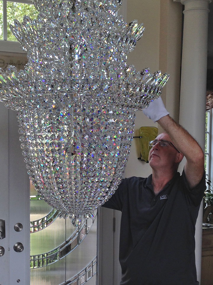 Dos Don Ts Of Chandelier Cleaning, Cleaning Crystal Chandelier With Ammonia